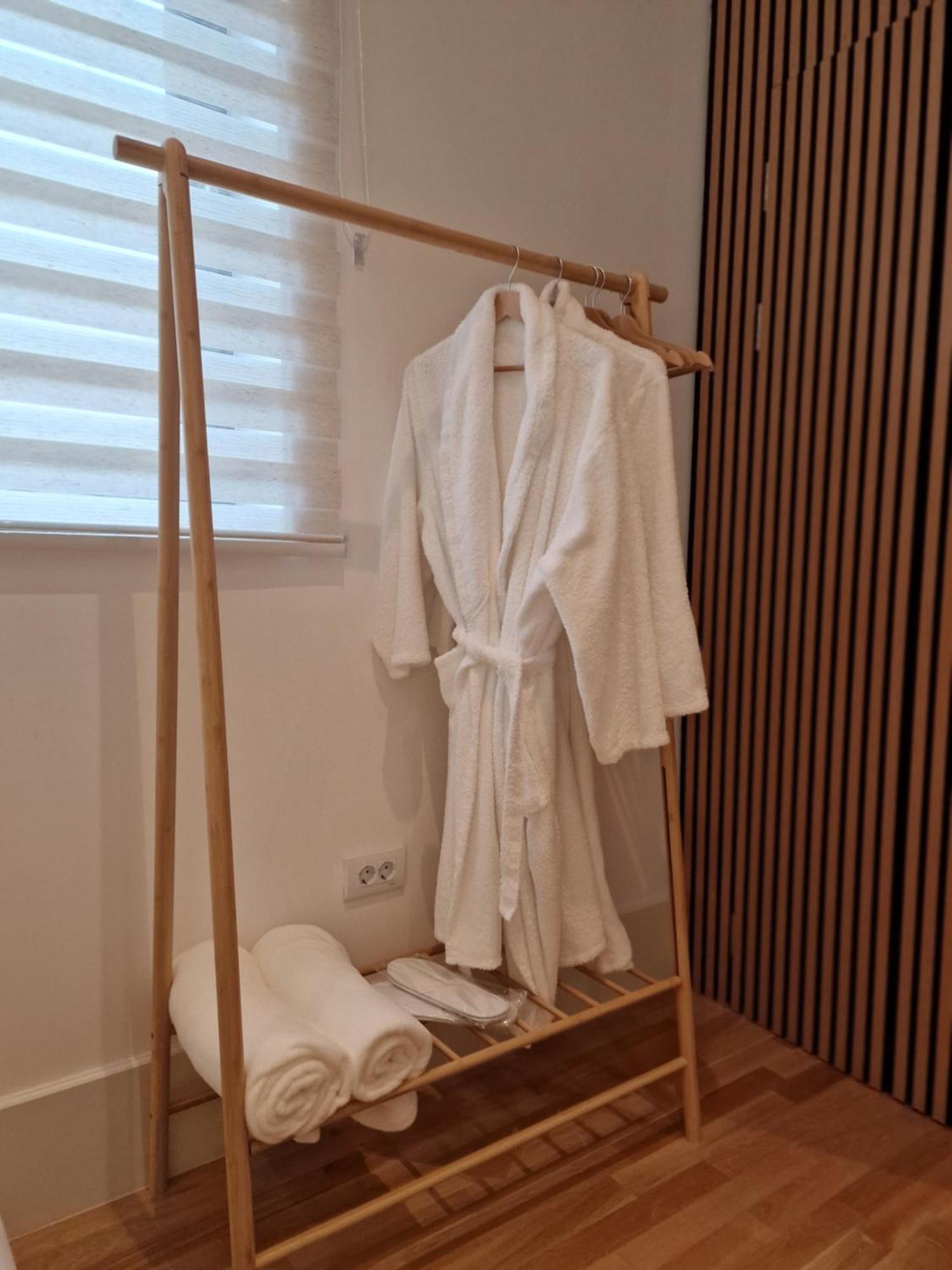 Appartamento Rokebea Luxury Braşov Esterno foto