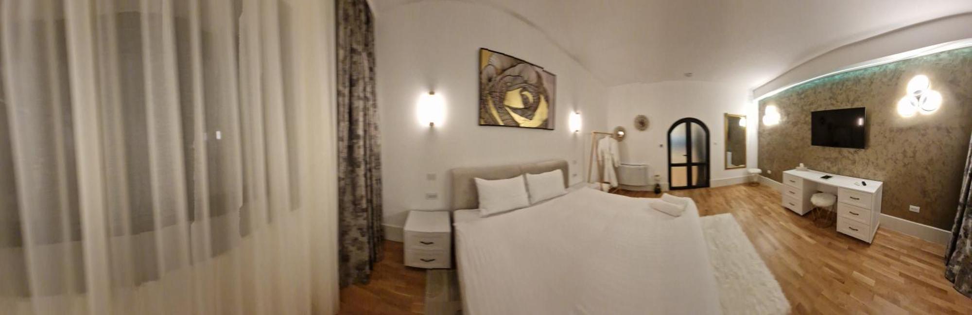 Appartamento Rokebea Luxury Braşov Esterno foto