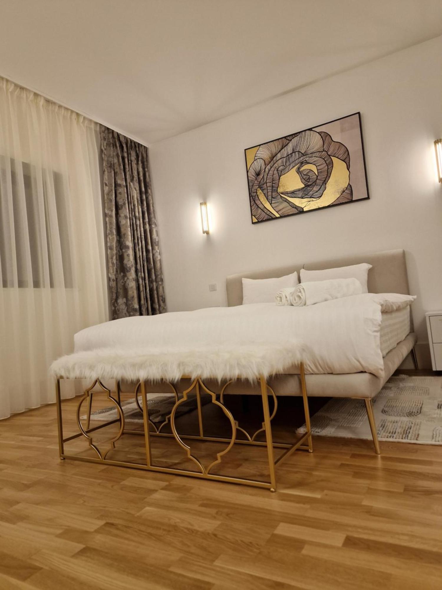 Appartamento Rokebea Luxury Braşov Esterno foto