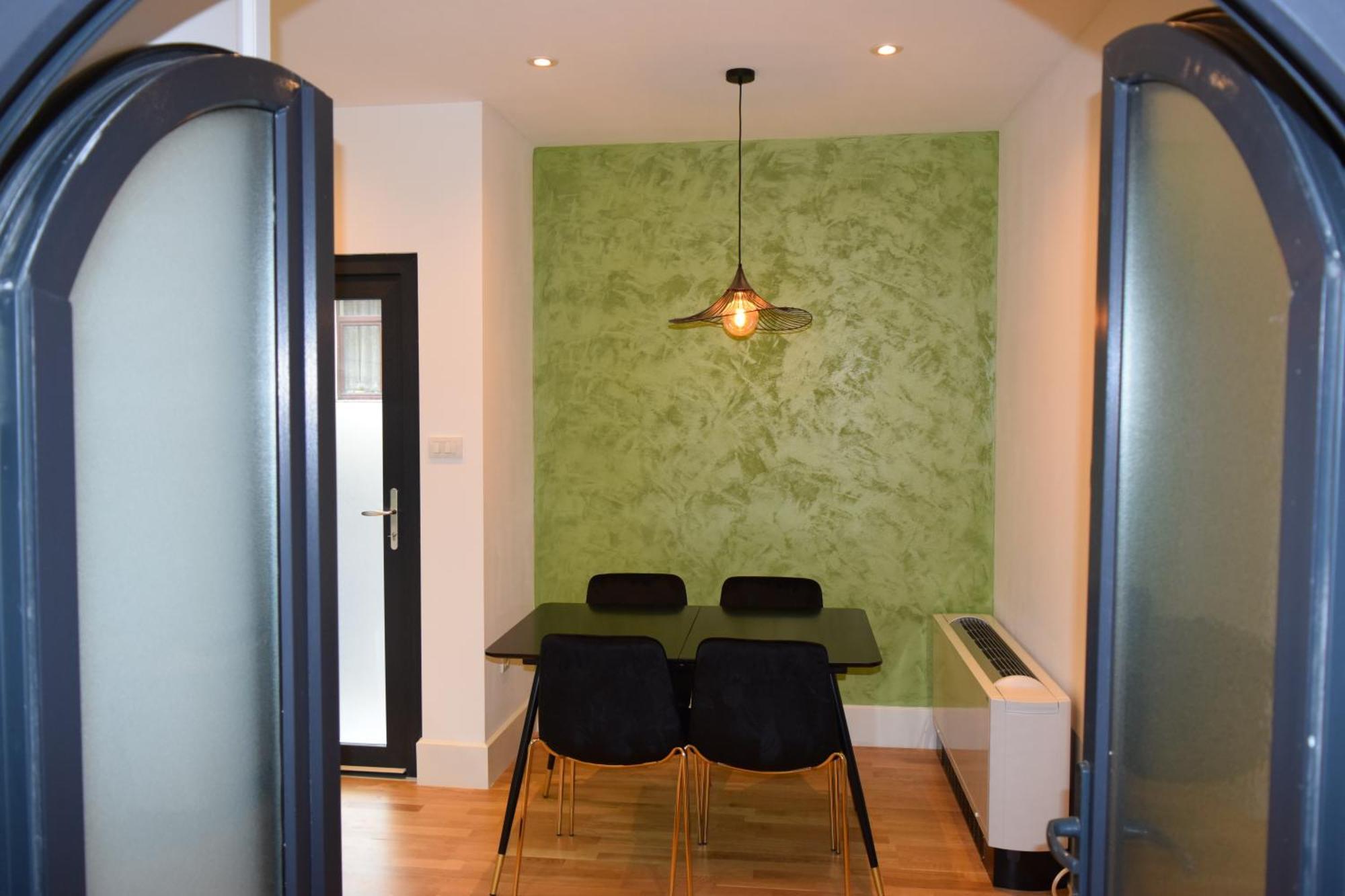 Appartamento Rokebea Luxury Braşov Esterno foto