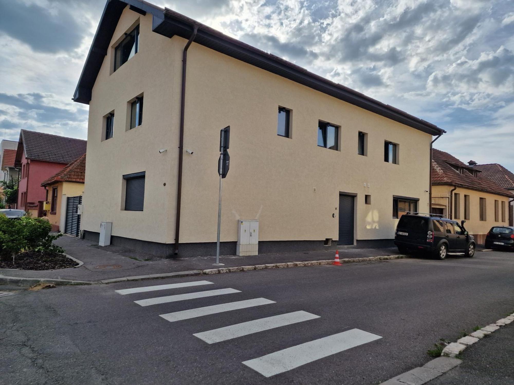 Appartamento Rokebea Luxury Braşov Esterno foto